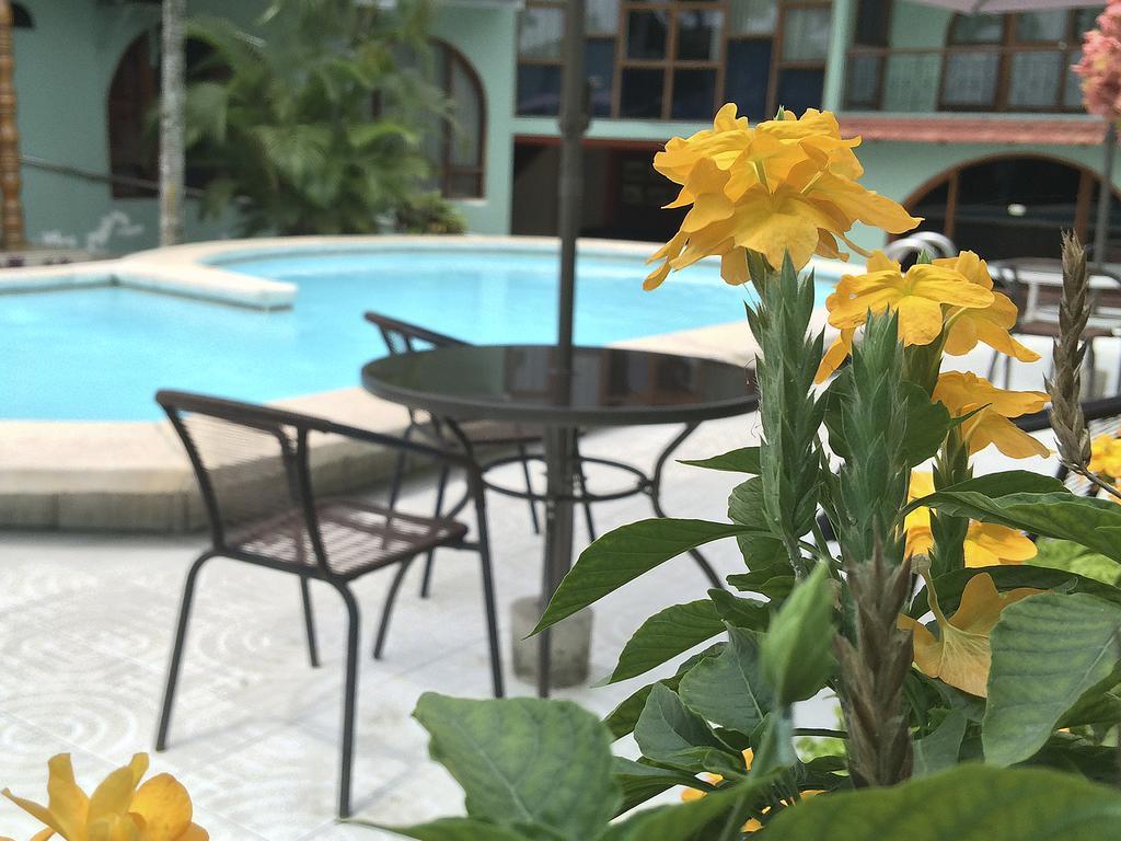 Hotel & Suites La Posada De Lobo Iquitos Eksteriør billede