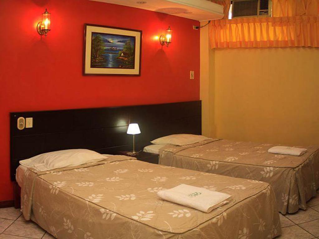 Hotel & Suites La Posada De Lobo Iquitos Eksteriør billede