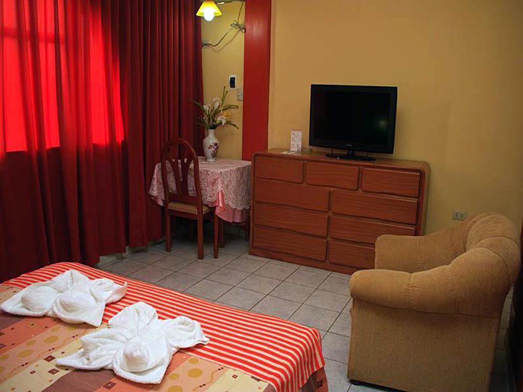 Hotel & Suites La Posada De Lobo Iquitos Værelse billede